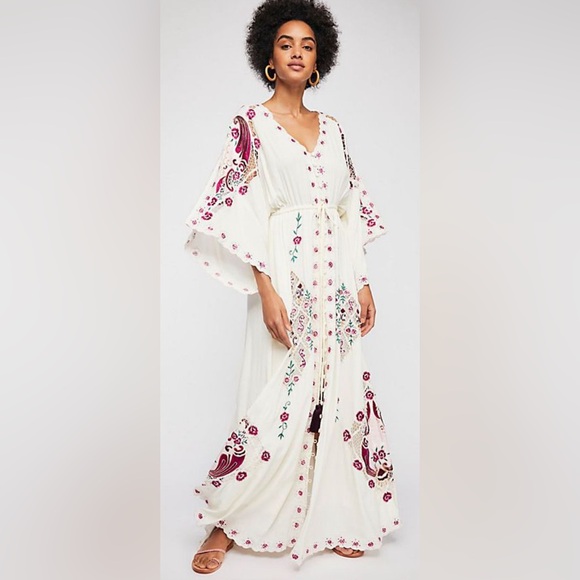 5 Star⭐️Boho Kimono Embroidered Floral Filigree Magic Maxi Gown - Picture 1 of 6
